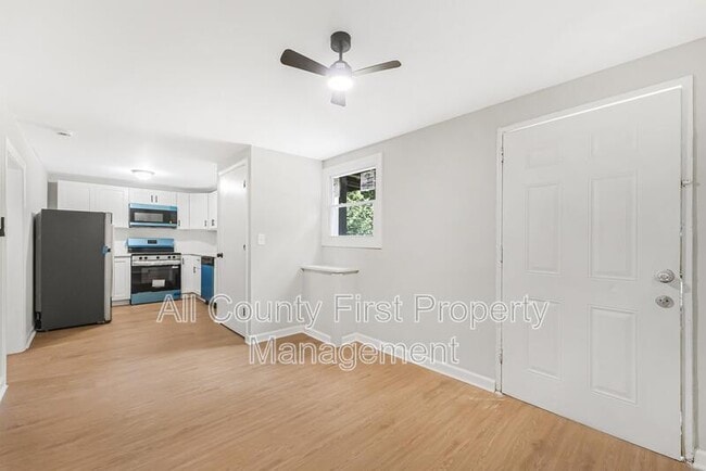 Photo - 2845 3rd Ave SW Unit 2845  2