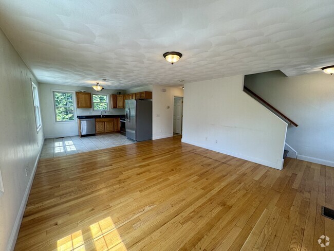 Building Photo - 3477 Pawtucket Ave Unit 4 Rental