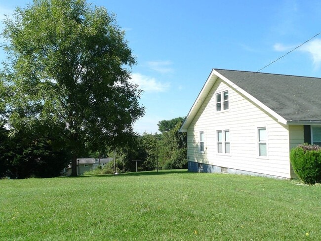 Photo - Charming Home with Large Backyard Near Rad...
