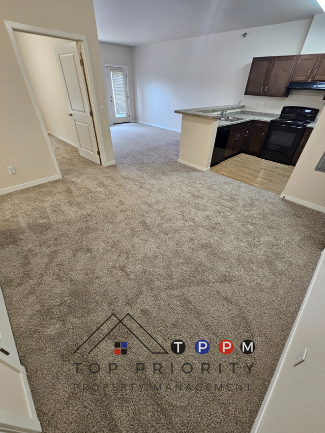 2 Bedroom | 1 Bathroom Apartment in Cedar ... - 2 Bedroom | 1 Bathroom Apartment in Cedar ... Unit 305