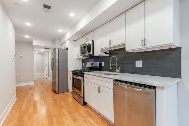 Building Photo - 2519 Cecil B. Moore Ave Unit 2