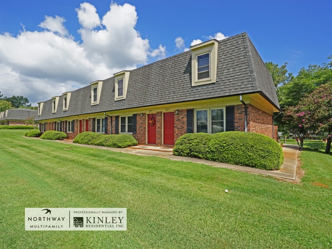 Photo - Country Club Apartments