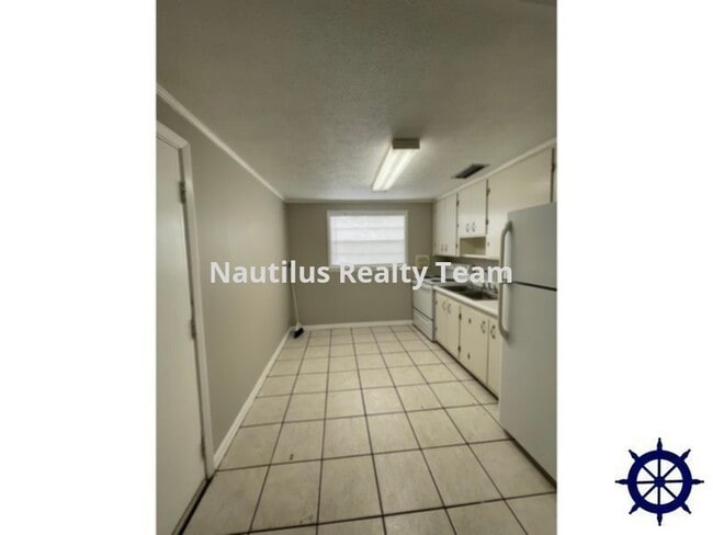 Photo - 904 Ruby Pl