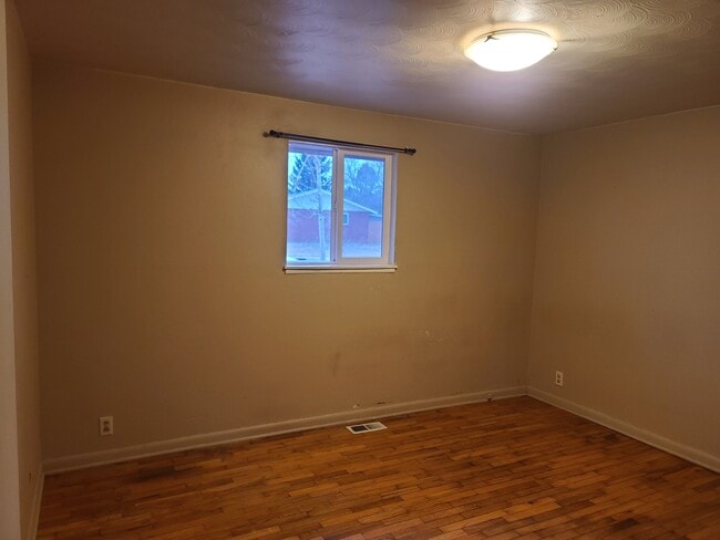 Photo - 1104 Castlerock Dr