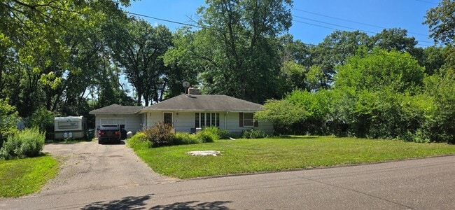 Building Photo - 5147 Valley View Rd