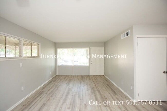 Photo - 6 Edgemont Dr
