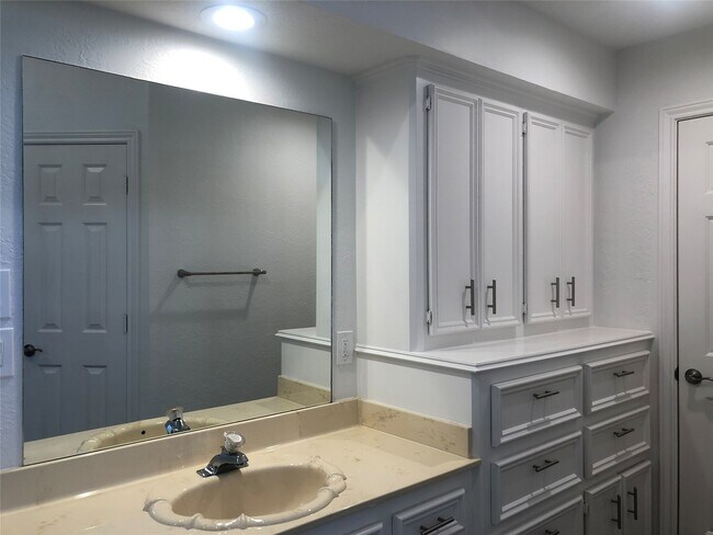 Photo - 135 Lakeside Dr