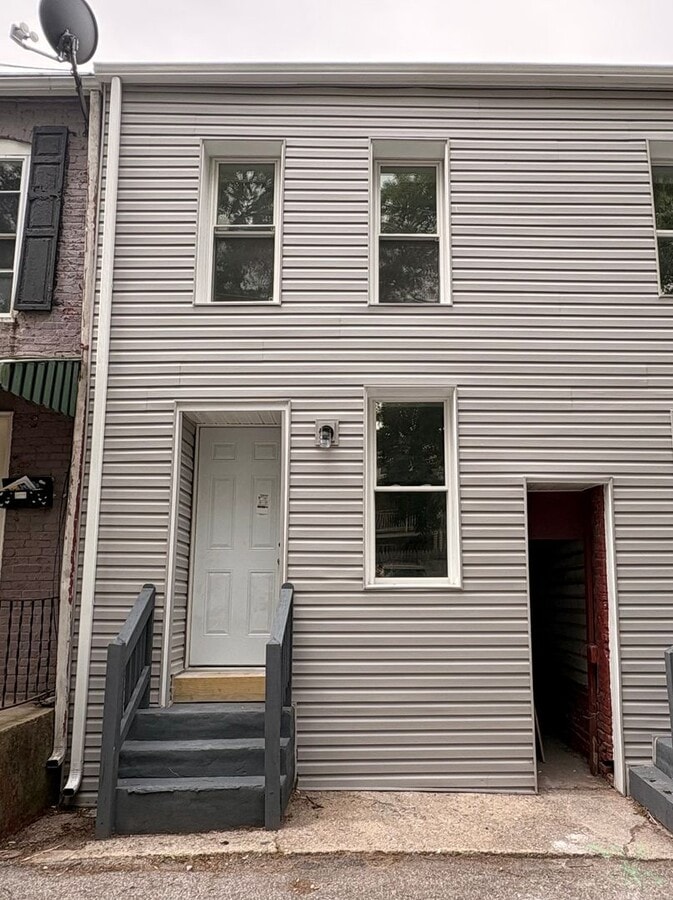 Newly Renovated One Bedroom House, Downtown Location - Newly Renovated One Bedroom House, Downtown Location