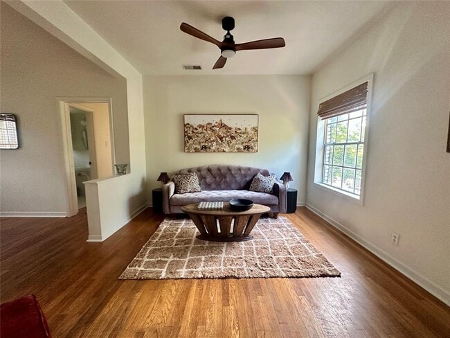 Photo - 1700 Houston St Unidad 201