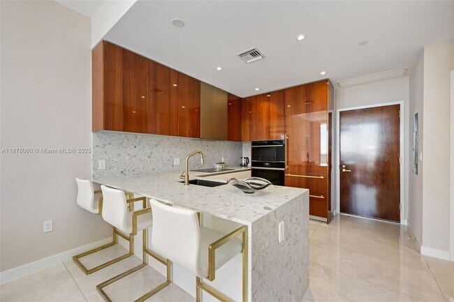 Photo - 2678 Tigertail Ave Unit 1705