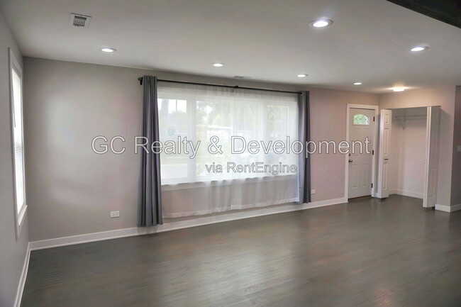Photo - 4501 S Leamington Ave
