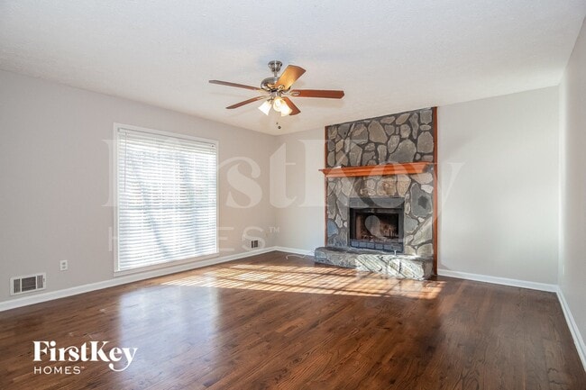 Photo - 1797 Bobo Rd