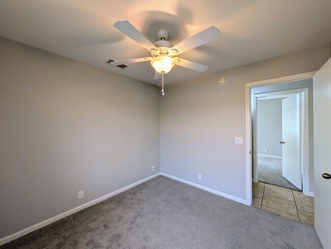 Photo - 15746 W Elm St