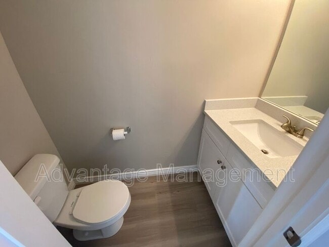 Photo - 738 N 150 E St