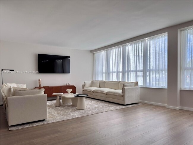 Photo - 10230 Collins Ave Unidad 102