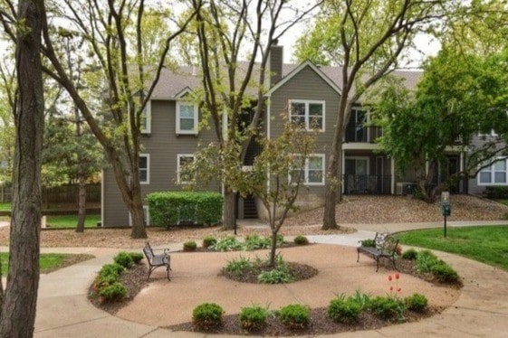 QUAINT COURTYARDS