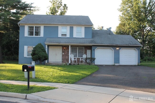Building Photo - 39 Independence Ct