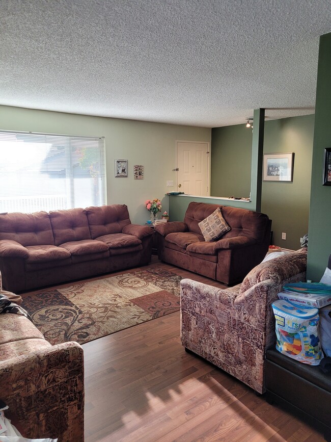 Photo - 13923 72 Av Unit 2-Bedroom