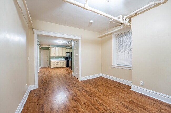 Photo - 1012 N Oakley Blvd