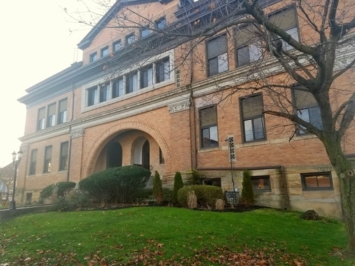 Jacksonian Schoolhouse Apartments