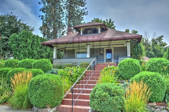 Building Photo - **COMING SOON** South Hill Swank