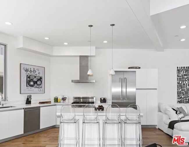 616 Croft Ave Unit 8