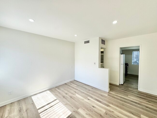 477 E Foothill-207 - 477 E Foothill-207 Unidad 207 Rental