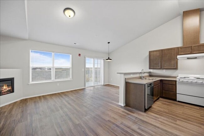 Building Photo - 6405H Chapel Hill Blvd Unit H103