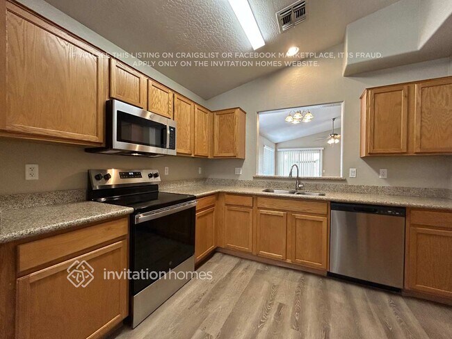 2122 S 114th Ave
