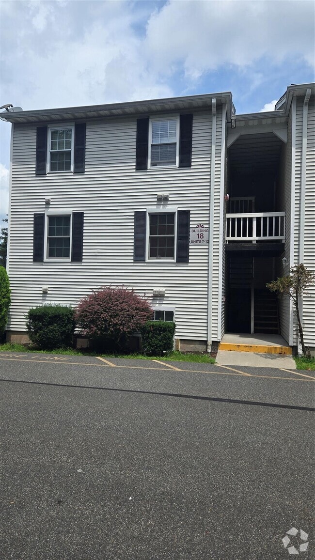 Building Photo - 18 Lexington Hills Rd Unit 8 Rental