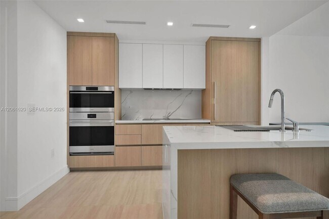 Photo - 2411 Laguna Cir Unit 1807