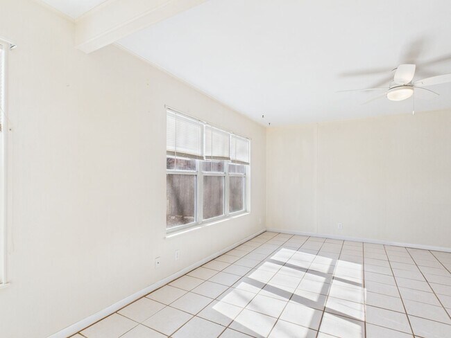 Photo - 512 Kraupahen St Unit A