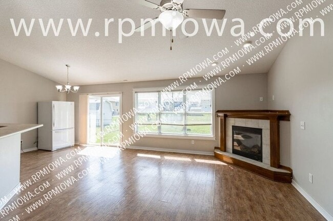 Photo - 804 NW Calista Dr