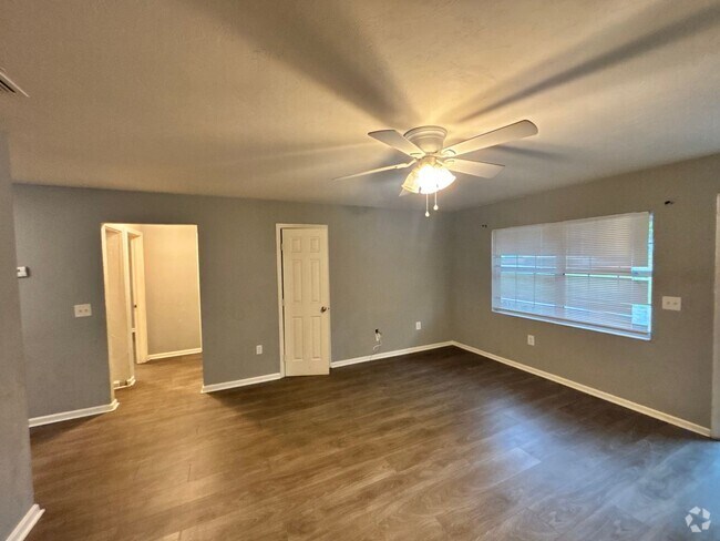 Building Photo - 1101 SW 61st St Unit A Rental