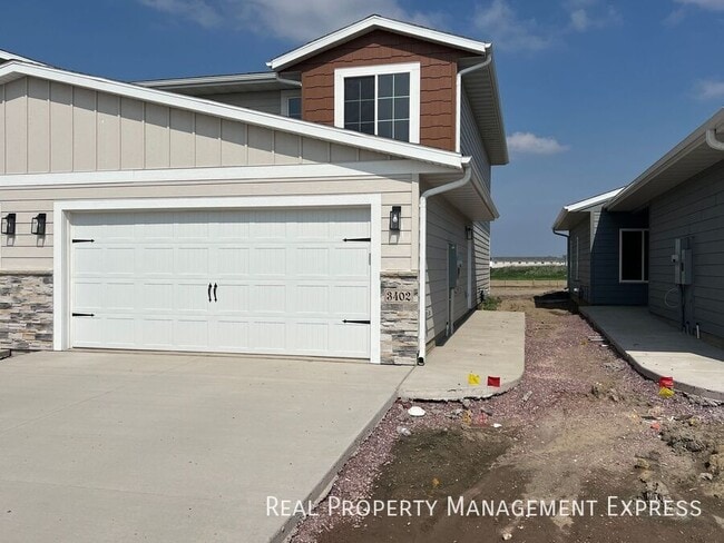Photo - Beautiful 3 Bedroom 2.5 Bathroom Townhome