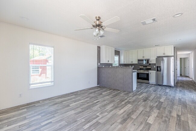 Photo - 193 Live Oaks St Unidad 4