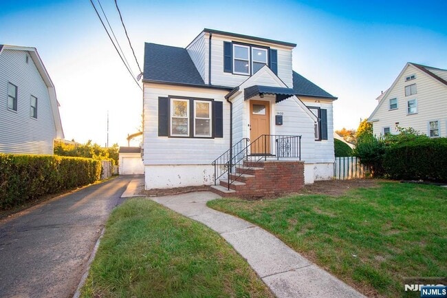 Photo - 14-20-20 11th St