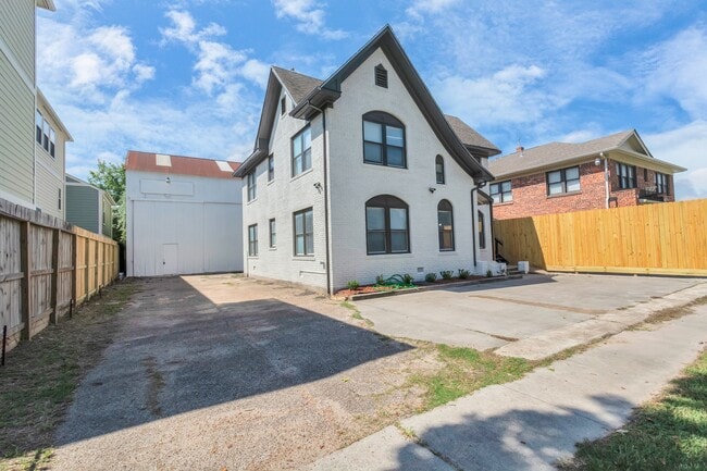 Photo - 1812 Wheeler Ave