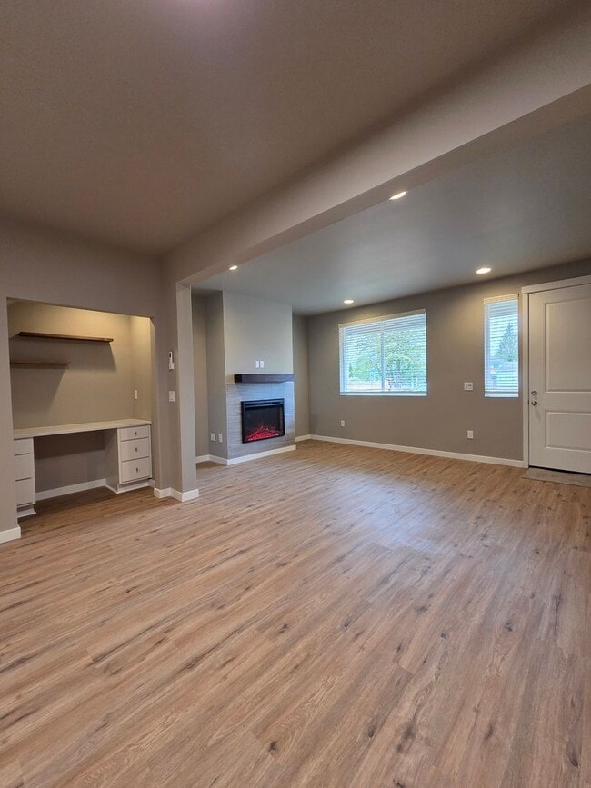 Photo - Brand New Large 2 bedroom 2.5 Bathrooms in Centralia