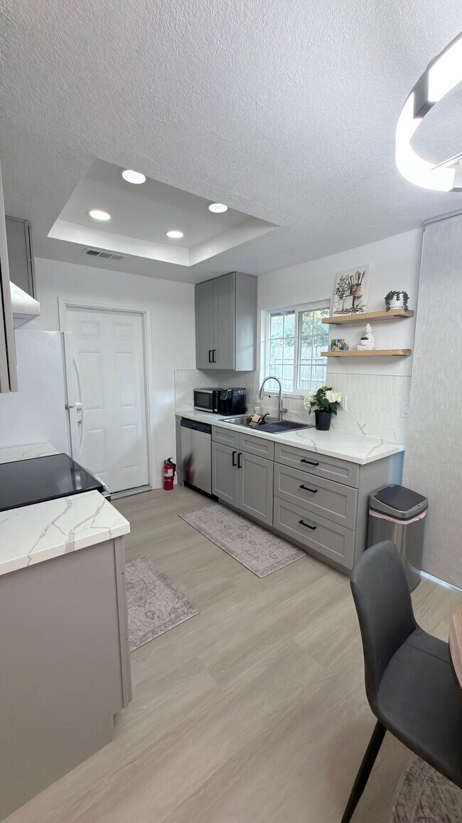 Photo - 6374 Porterfield Ct Unidad 6374 porterfield ct