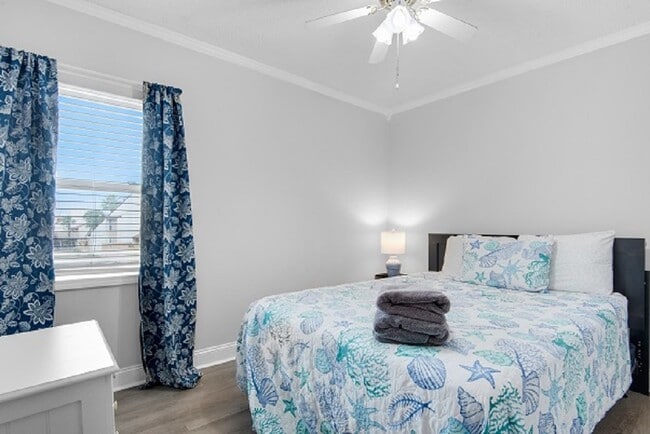 Photo - 17462 Front Beach Rd