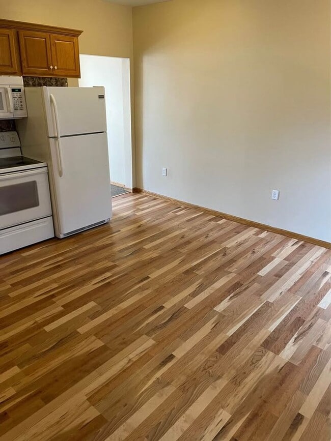 Photo - 201 1st St W Unit B