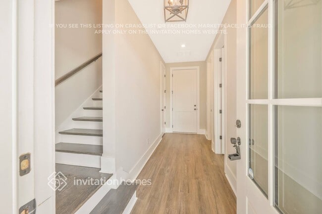 212 Founders Ln
