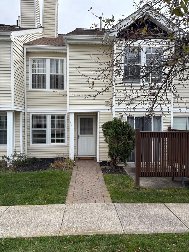 Building Photo - 1418 Whispering Hills Dr