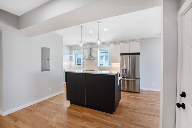 Photo - 79 Linden St Unit 1