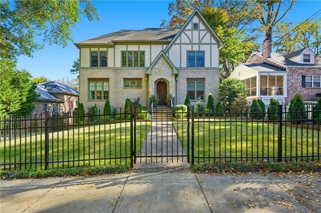 Photo - 1295 Cumberland Rd NE