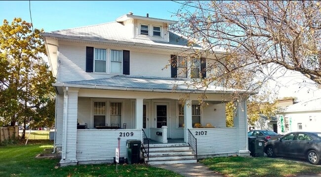 Building Photo - Olive St. Unit 2109 1/2 Olive Street