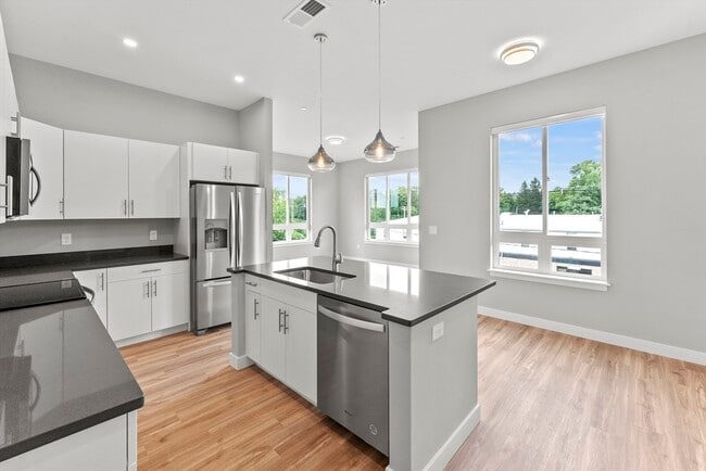 Photo - 999 Main St Unidad 208