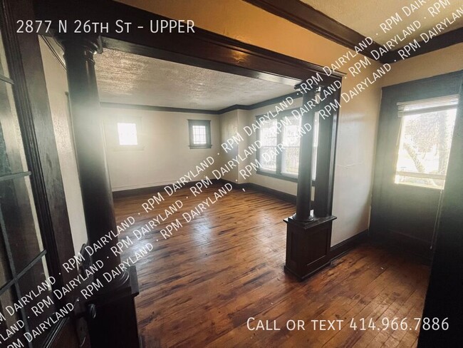 Huge 3BR upper unit in Park West neighborhood - Huge 3BR upper unit in Park West neighborhood Apartment Unit UPPER