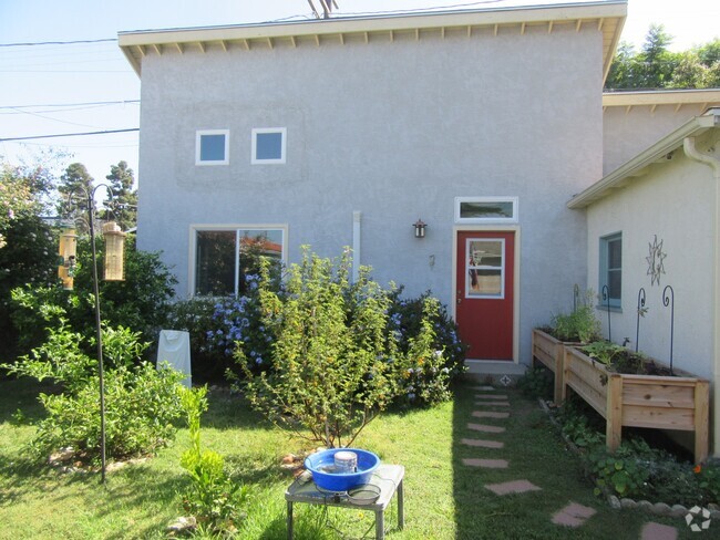 Building Photo - 1810 Stearns Dr Rental
